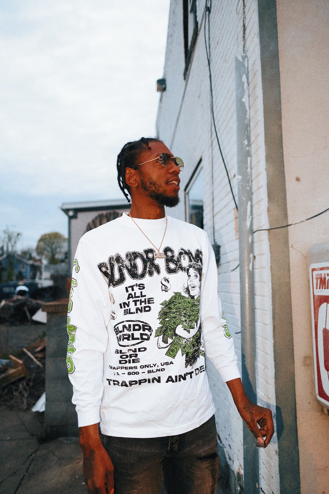 “Trappin ain’t dead long sleeve”